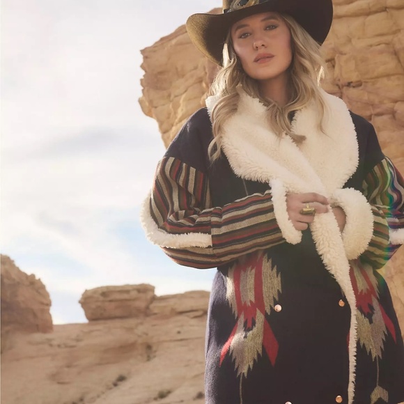 WRANGLER X LAINEY WILSON WOMEN'S SOUTHWEST COAT size M NWT - Picture 10 of 15